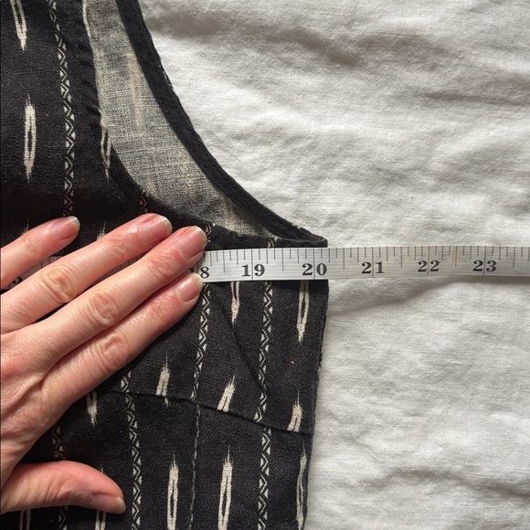 Garnet Hill Linen Shirtdress in Black Ikat, 10 - Picture 5 of 6